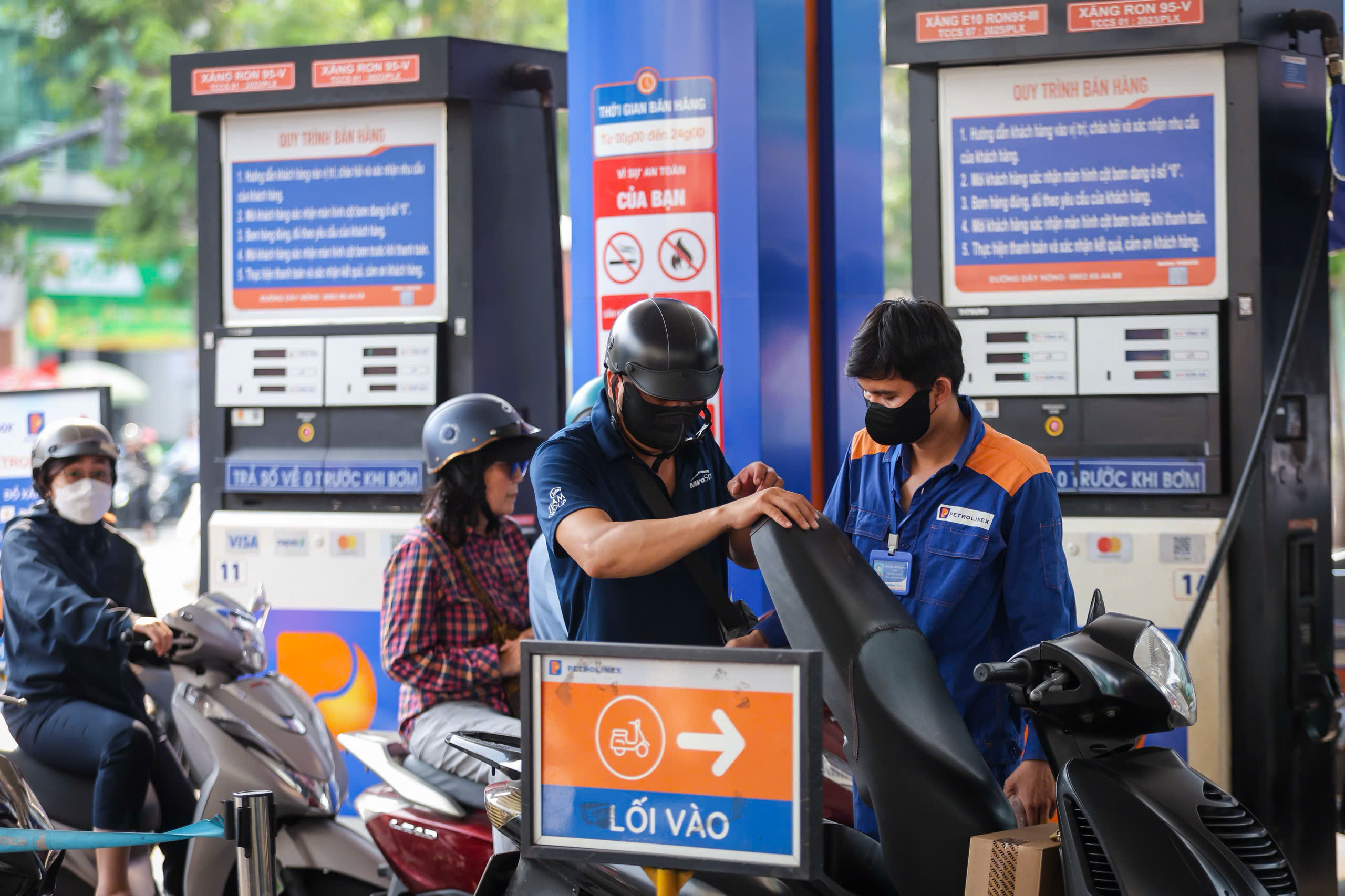 Cập Nhật Bảng Giá Xăng Dầu Mới Nhất (Áp dụng từ 23h ngày 19/3)