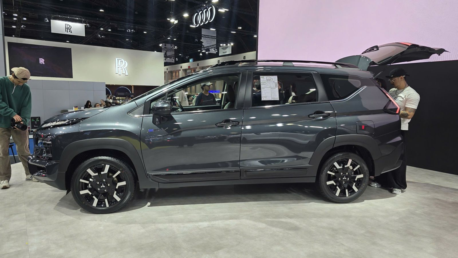 Xe MPV 7 chỗ Mitsubishi Xpander Cross HEV 2026 cạnh tranh khốc liệt tại thị trường Việt Nam