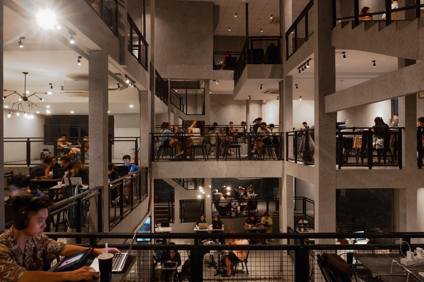 Top Quán Cafe Xem Bóng Đá Xuyên Đêm Tại TP.HCM