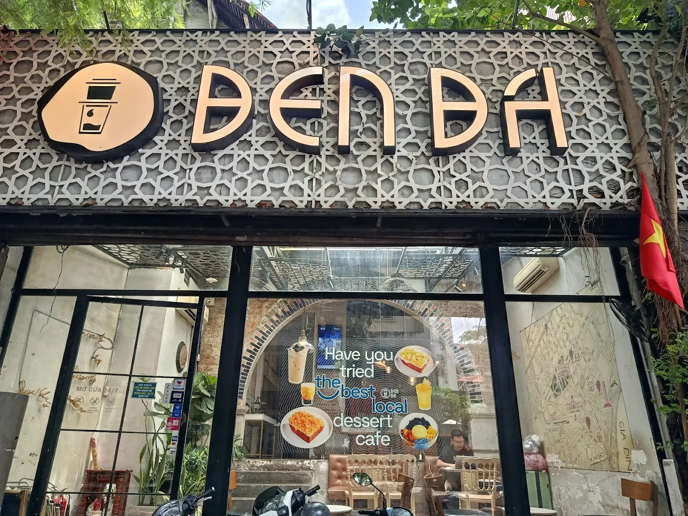 Top 30 Quán Cafe Xem Bóng Đá TP.HCM Mở Đêm 2026 (Theo Từng Quận)