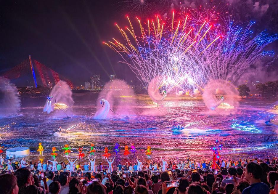 Tổ Hợp Giải Trí Đêm VUI-Fest Hạ Long Ở Đâu? Có Gì Chơi? Giá Vé, Giờ Mở Cửa Cập Nhật 2026