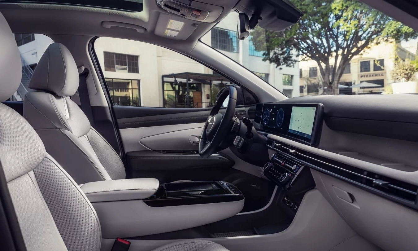 Nội thất khoang lái Hyundai Tucson hybrid đậm chất công nghệ