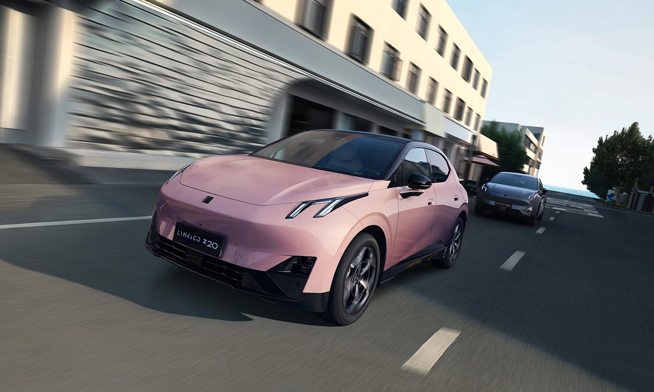 Thiết kế ngoại thất mang phong cách CUV coupe của xe điện Lynk & Co 02 2026 với cửa kính không viền