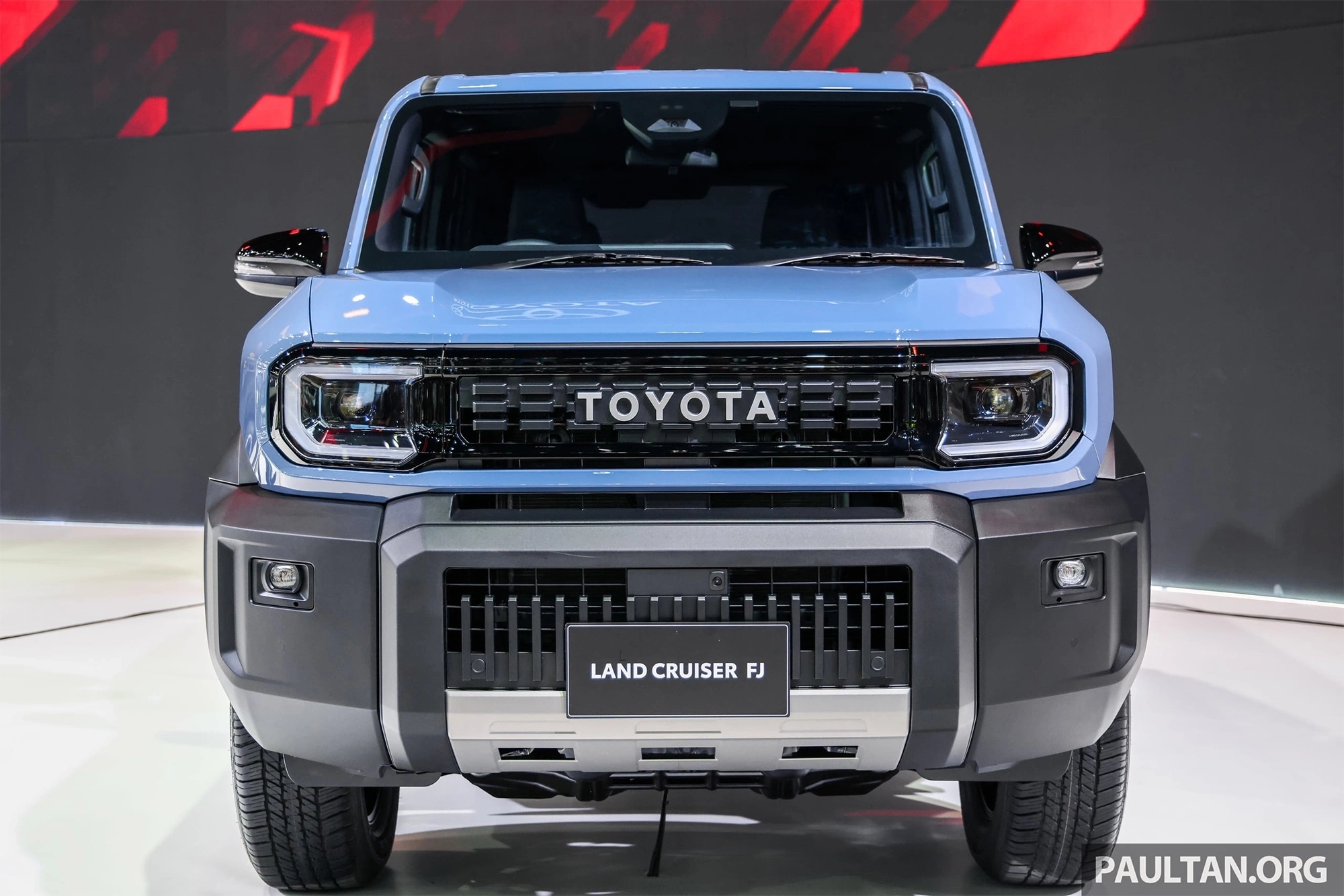 Ngoại thất vuông vức của Toyota Land Cruiser FJ 2026