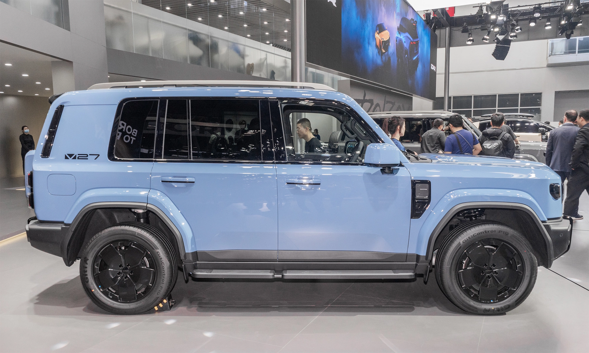 iCaur ra mắt Việt Nam: SUV điện V27 chạy hơn 1.200 km
