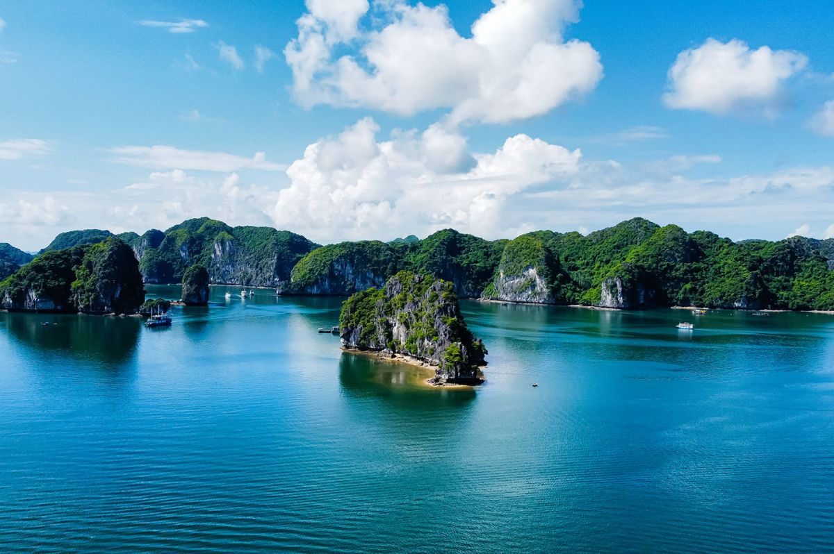 Đảo Cát Bà Là Ở Đâu? Có Gì Chơi?
