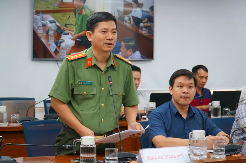 Công an TP.HCM: Vượt đèn đỏ, leo lề để nhường đường cho xe ưu tiên sẽ không bị phạt post image