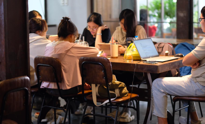 Top 20+ Quán Cà Phê Mở 24/24 Tại Sài Gòn Đẹp, Chill, Lý Tưởng Để Làm Việc Và Thư Giãn Cho Team Cú Đêm post image