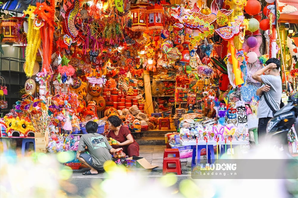Top 7 Góc Đèn Lồng Check-in Đẹp Nhất Tại Phố Hàng Mã Trung Thu 2025