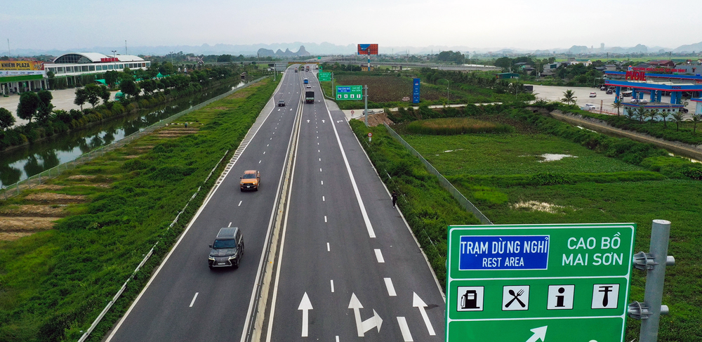 Tổng Hợp Biển Báo Cao Tốc 2025 – Hình Ảnh, Ý Nghĩa & Cách Nhớ Nhanh Cho Tài Mới