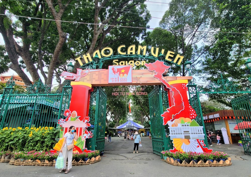 Giá Vé, Giờ Mở Cửa, Địa Chỉ Thảo Cầm Viên Sài Gòn 2025: Cẩm Nang Tham Quan Từ A-Z