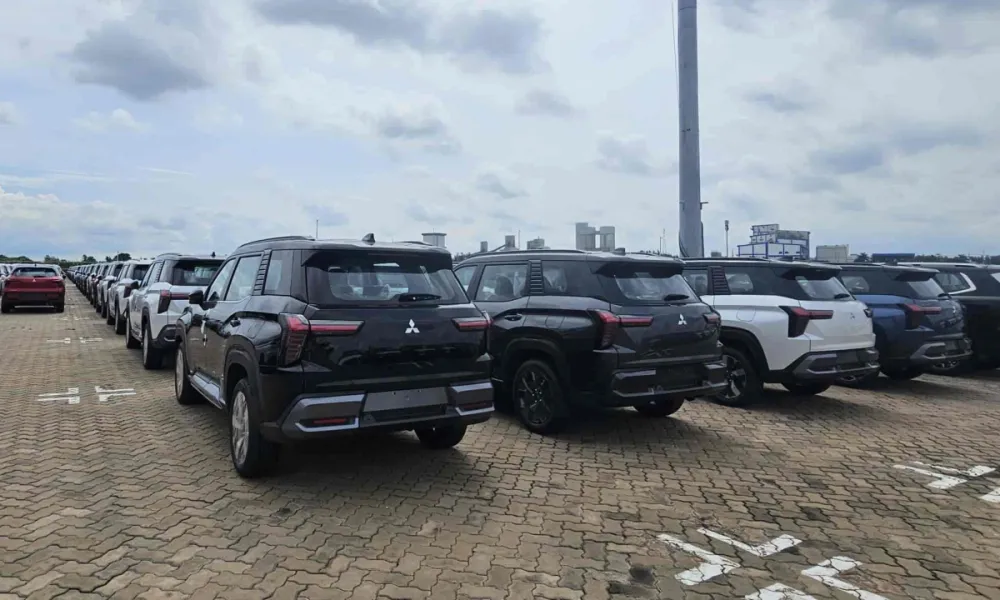 Mitsubishi Destinator Cập Cảng Việt Nam, Sẵn Sàng Ra Mắt Đầu Tháng 12