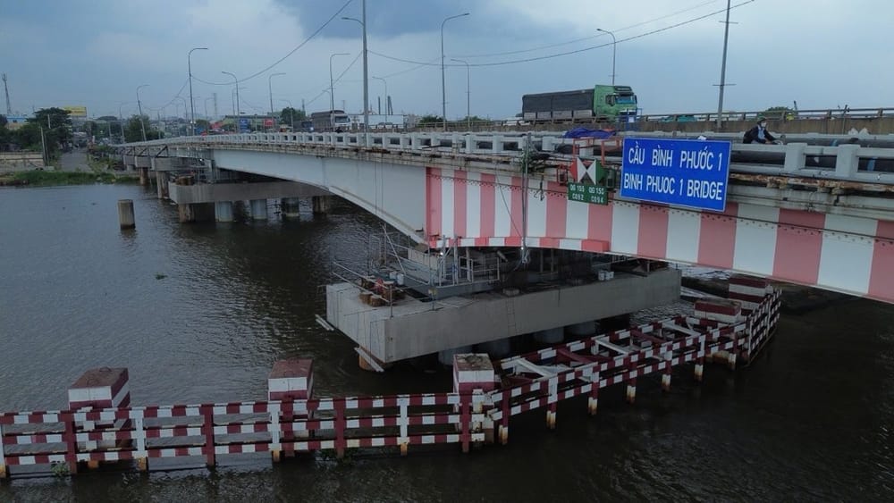 Cận cảnh cầu Bình Phước 1 qua sông Sài Gòn được nâng cao 1,25 m post image