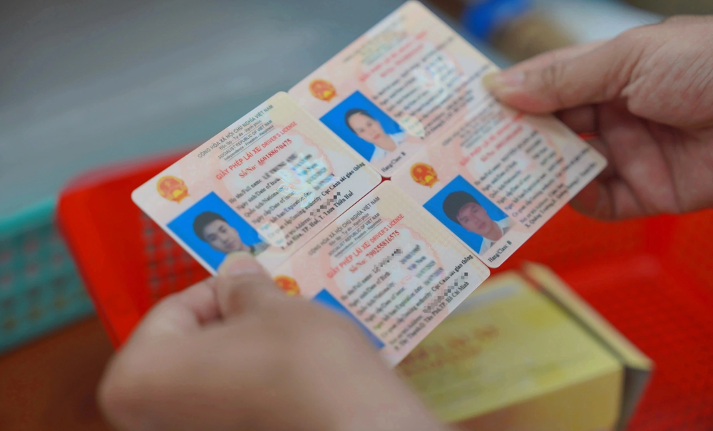 Không Có Giấy Phép Lái Xe Bị Phạt Bao Nhiêu? Mức Phạt Cập Nhật Mới Nhất 