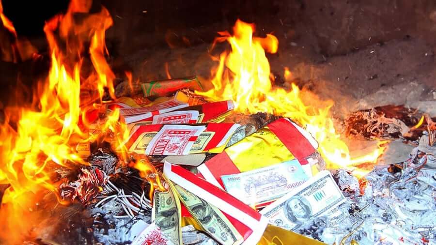 Văn Khấn Hóa Vàng Tết Bính Ngọ 2026: Văn Khấn Chuẩn & Ngày Giờ Đẹp