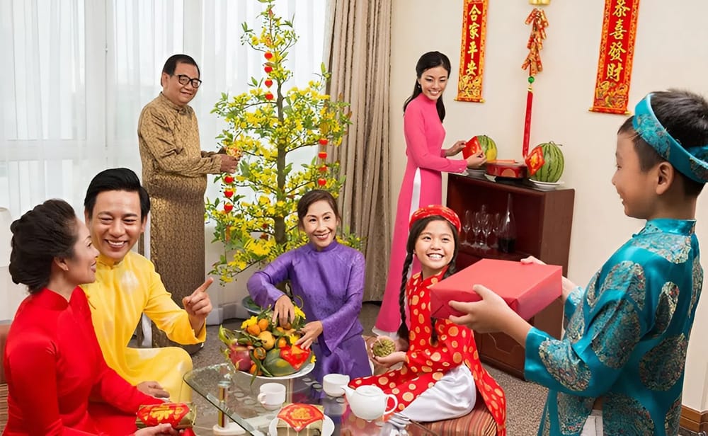 Xem Tuổi Xông Nhà 2026 Chuẩn Nhất: Danh Sách Tuổi Tốt – Tuổi Kỵ Theo Năm Sinh Gia Chủ