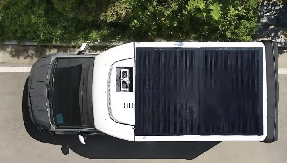 Pin mặt trời tích hợp thân xe giúp xe điện giảm phụ thuộc sạc post image