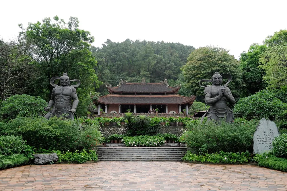 Chùa Địa Tạng Phi Lai Nằm Ở Đâu? Hướng Dẫn Đường Đi & Giờ Mở Cửa