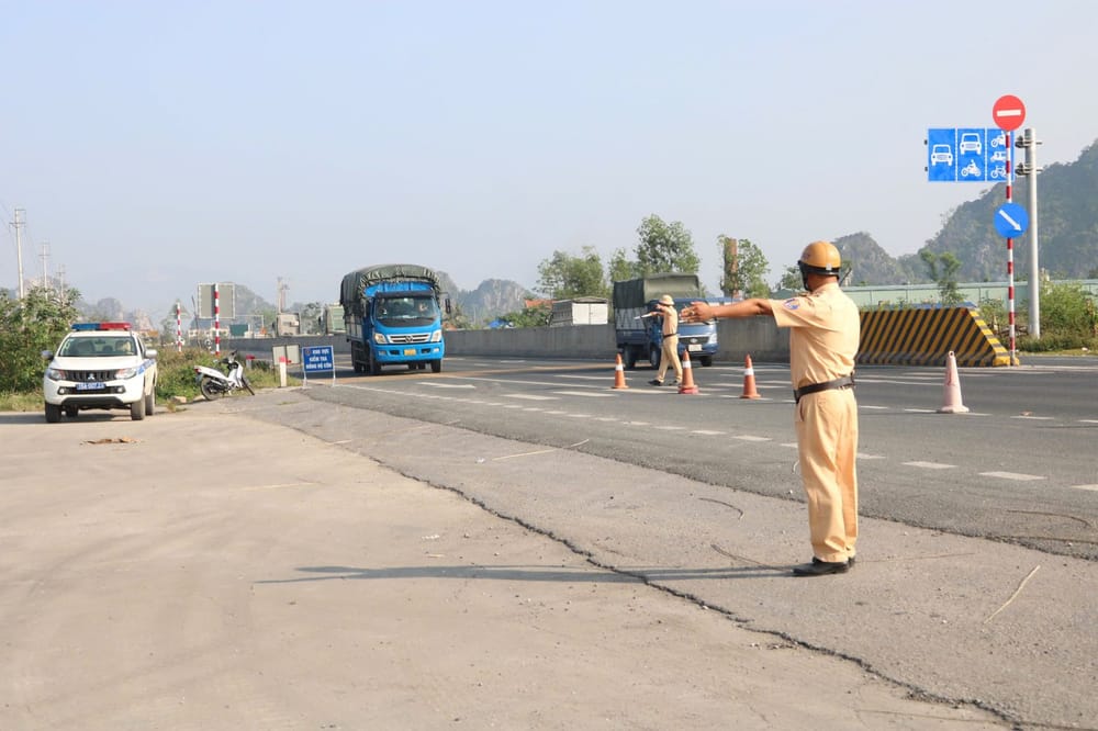 Khi nào Cảnh sát giao thông được kiểm tra giấy khám sức khỏe của tài xế?