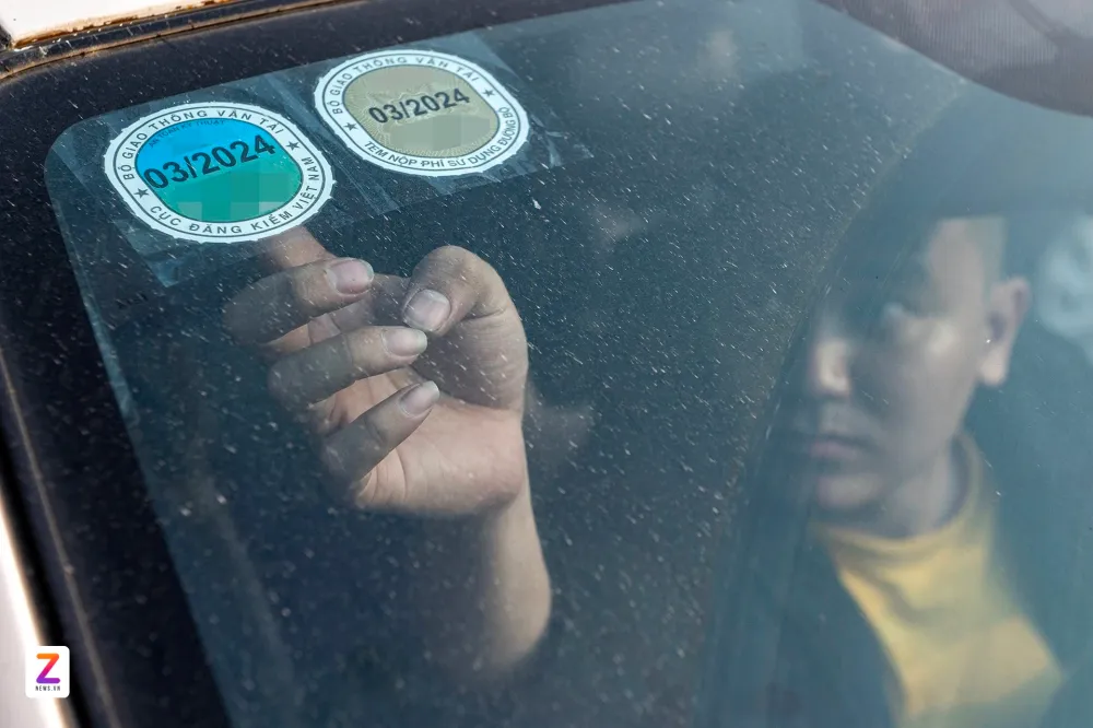 Xe ô tô từ 2026 chỉ dán 1 tem kiểm định