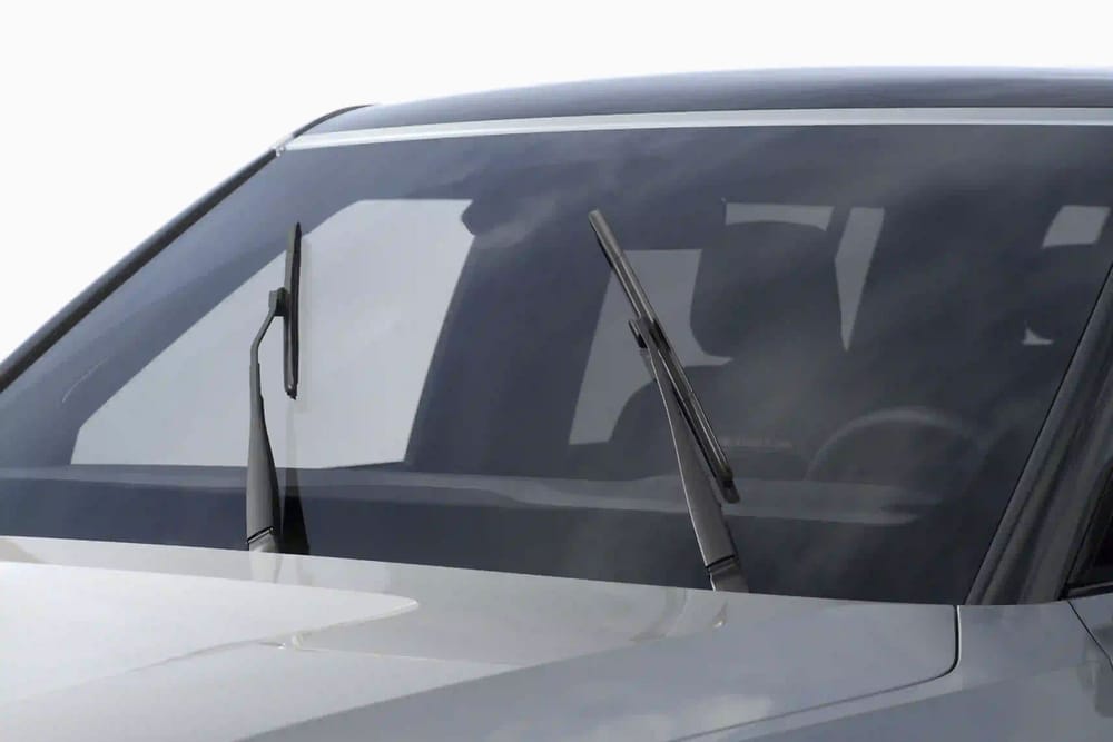 Bao Lâu Nên Thay Gạt Mưa Ô Tô? Hướng Dẫn Chi Tiết Cách Thay Gạt Mưa Ô Tô Tại Nhà