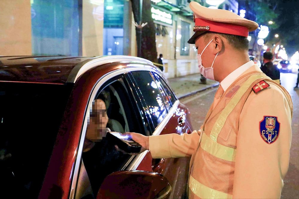 Mức Phạt Nồng Độ Cồn 2026: Xe Máy, Ô Tô Phạt Bao Nhiêu Tiền? Có Tước GPLX Không? post image