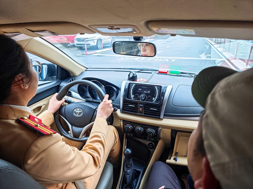 [Cập Nhật 2026] Bao Nhiêu Tuổi Được Học Bằng Lái Xe Ô Tô Hạng B, C1, C?