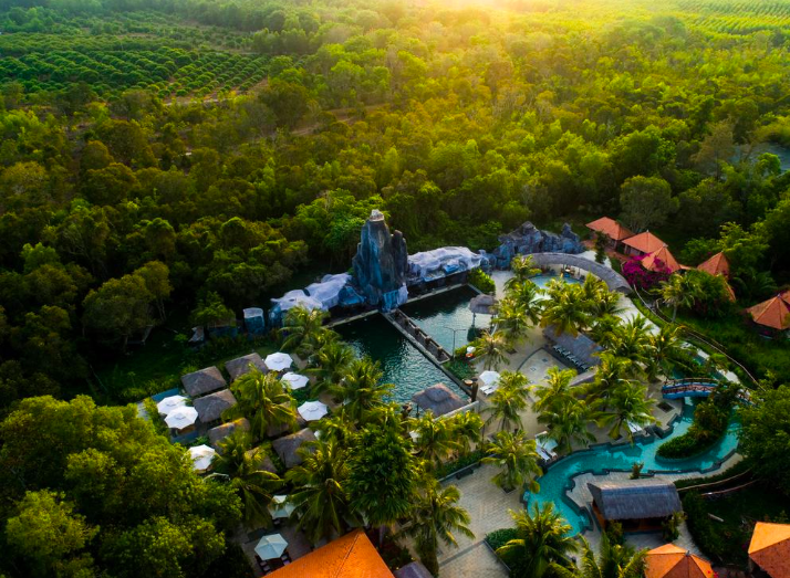 Top Những Lý Do Nên Trải Nghiệm Suối Nước Nóng Bình Châu