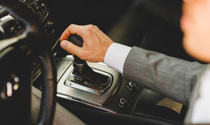 Hướng Dẫn Cách Lái Xe Số Sàn Đúng Kỹ Thuật, An Toàn Cho Người Mới Cực Chi Tiết