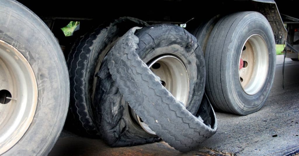 Tổng Hợp Trung Tâm Cứu Hộ Xe Ô Tô Uy Tín 2025: Hotline, Địa Chỉ & Cách Xử Lý Sự Cố