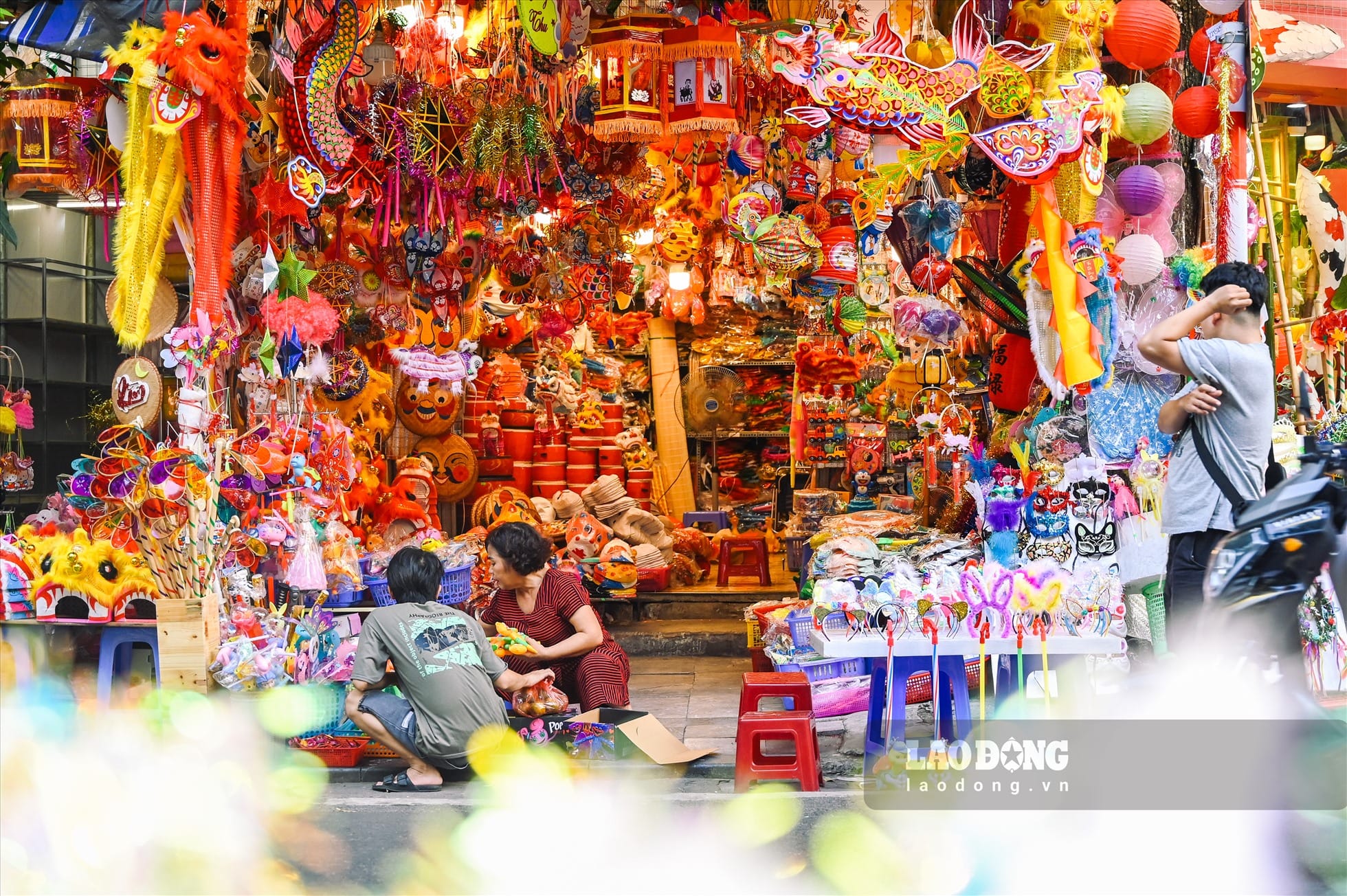 Top 7 Góc Đèn Lồng Check-in Đẹp Nhất Tại Phố Hàng Mã Trung Thu 2025