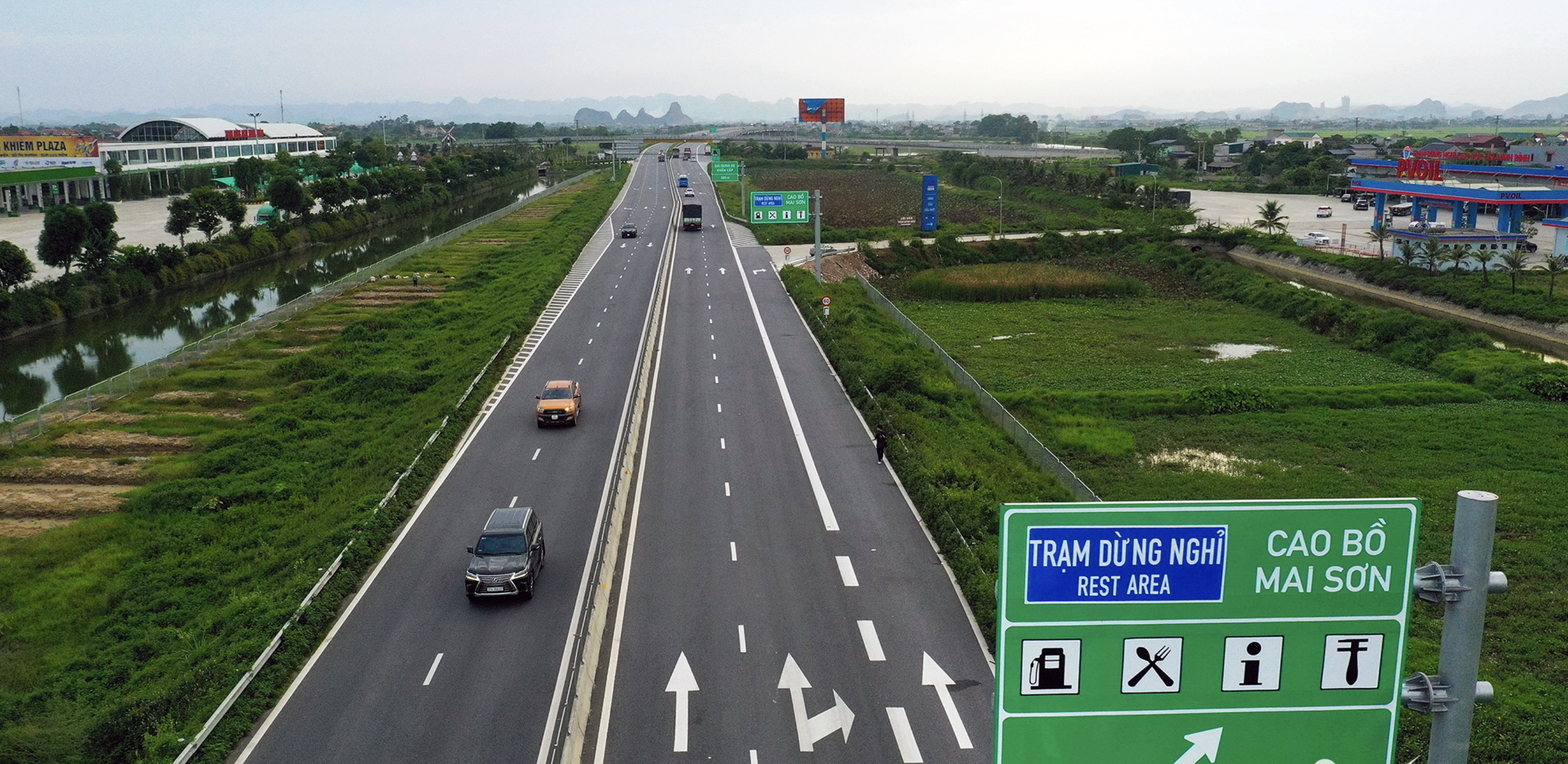 Tổng Hợp Biển Báo Cao Tốc 2025 – Hình Ảnh, Ý Nghĩa & Cách Nhớ Nhanh Cho Tài Mới