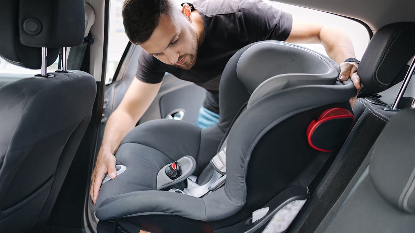 Không dùng ghế trẻ em: Dây an toàn trở thành mối đe dọa thế nào?