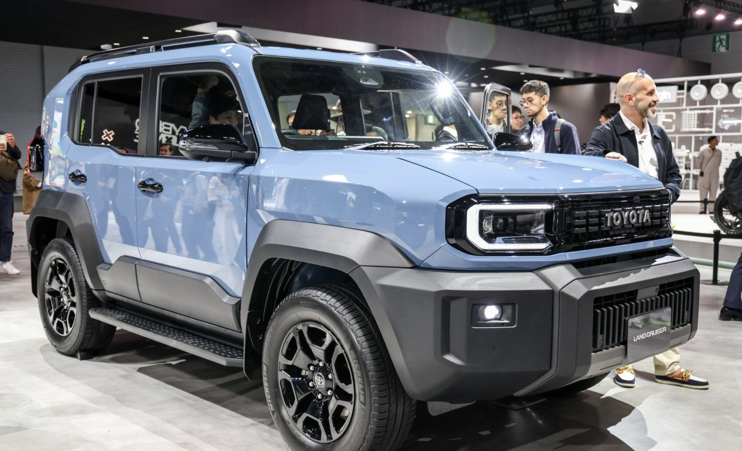 Toyota Land Cruiser FJ: Giá Bán, Thông Số Kỹ Thuật & Thời Gian Ra Mắt Tại Việt Nam