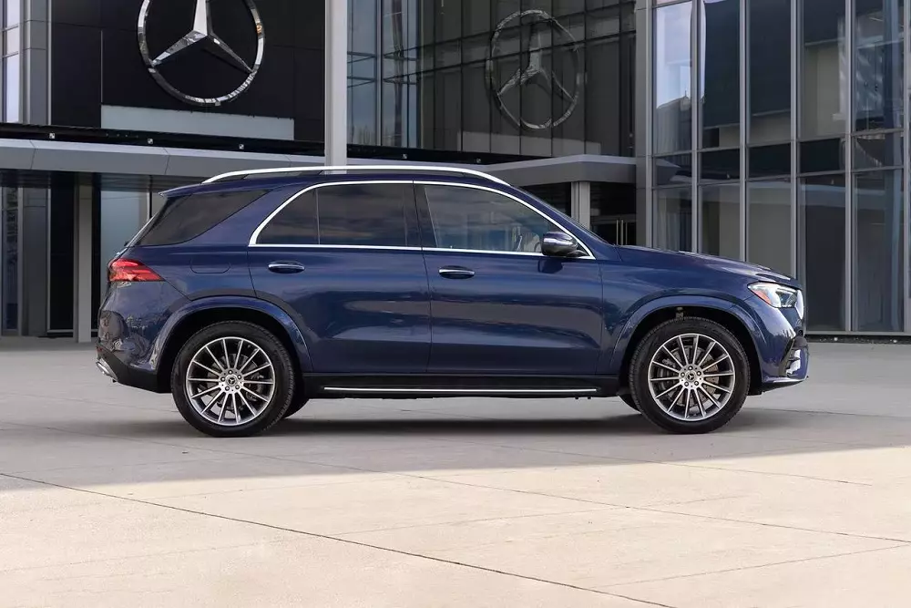 Tháng 11 sôi động với loạt ô tô mới ra mắt tại Việt Nam