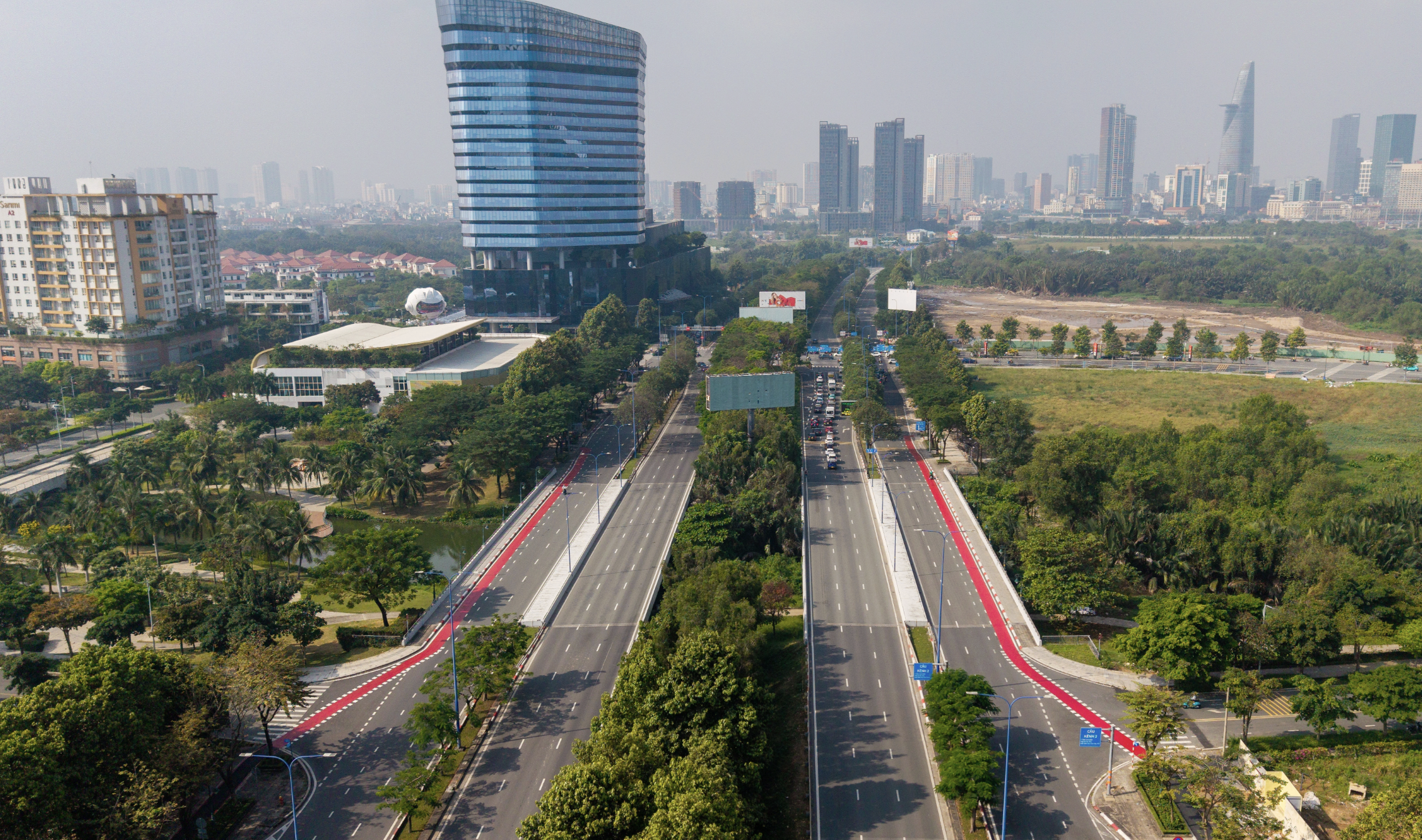 TP HCM hoàn thành làn đường xe đạp đầu tiên trên đại lộ Mai Chí Thọ