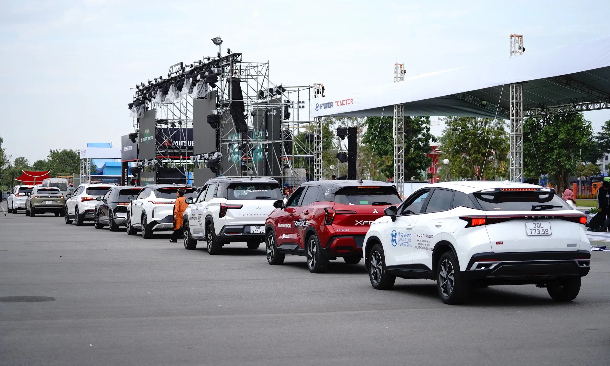 Triển lãm Phương tiện Di chuyển Việt Nam 2025: Hơn 70 Ôtô Sẵn Sàng Cho Khách Lái Thử