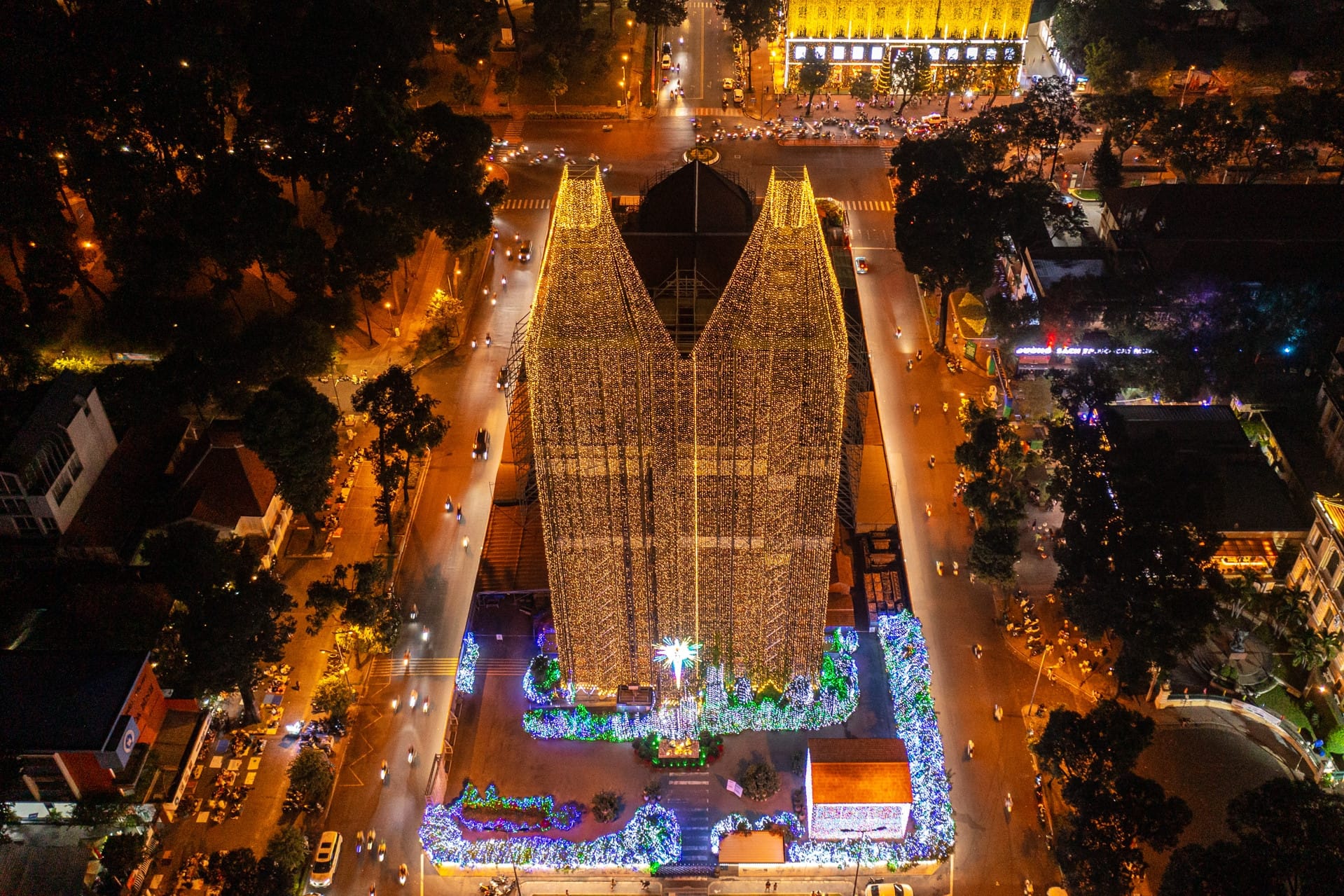 15+ Địa Điểm Check In Noel Sài Gòn Hot Nhất 2025 – Đừng Bỏ Lỡ!