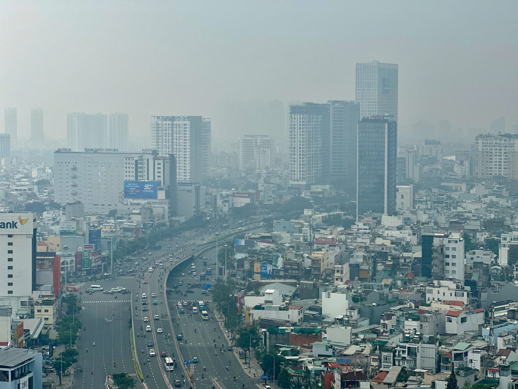 Dự Báo Thời Tiết TP HCM 15-17/12/2025: Nắng Hay Mưa?