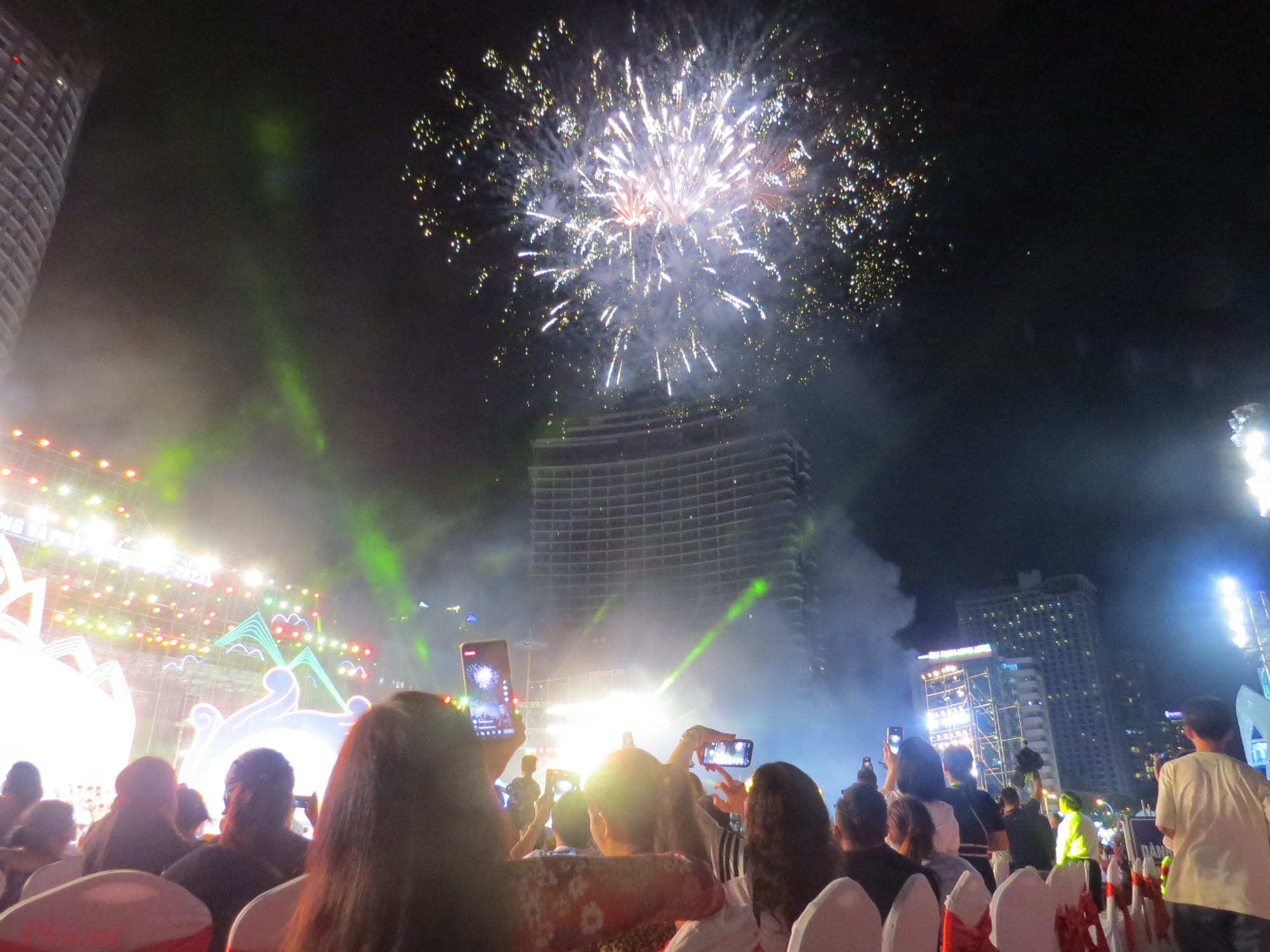 Cập Nhật Ngay 7 Địa Điểm Bắn Pháo Hoa Khánh Hòa Tết 2026