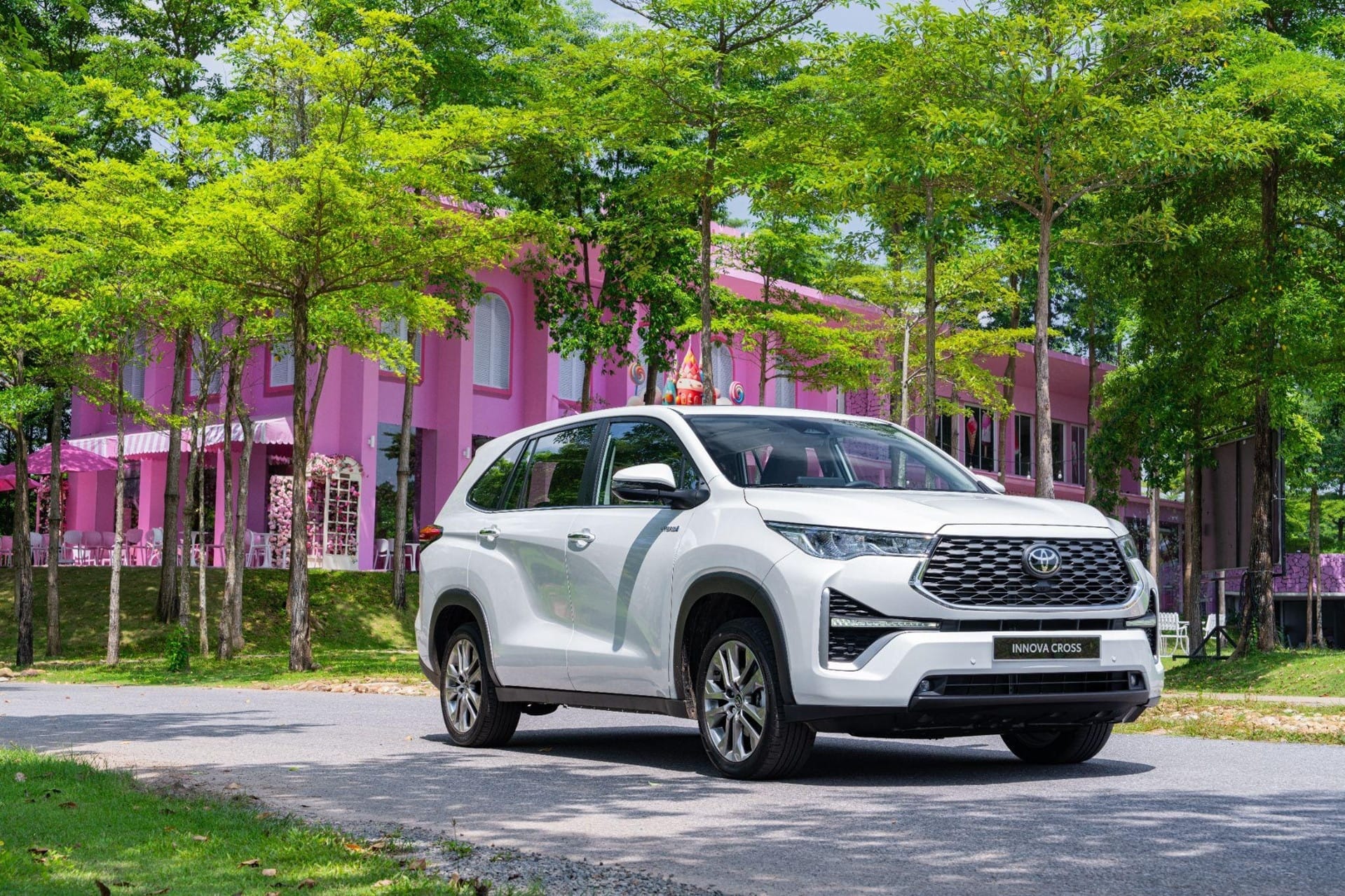 Việt Nam Ưu Đãi Thuế TTĐB: Giá Xe Hybrid Có Thể Giảm Sâu Từ 2026