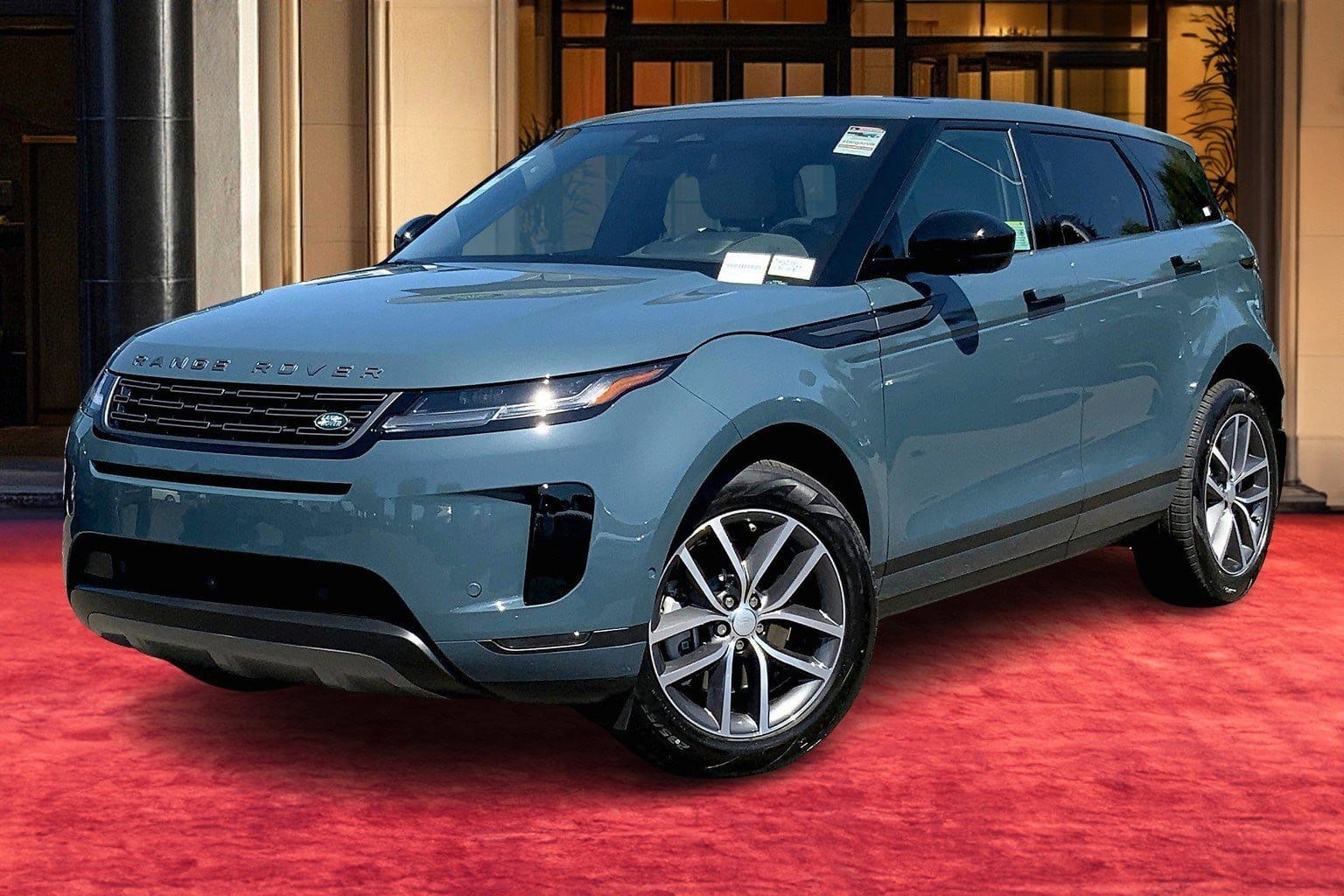 Range Rover Evoque 2026 Chính Thức Về Việt Nam: Giá Bao Nhiêu, Trang Bị Có Gì Mới?