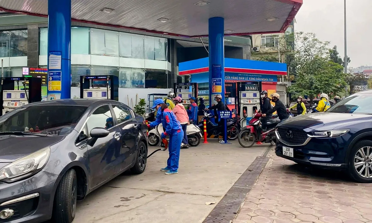 Giá Xăng Hôm Nay 27/3: RON95 Giảm Sốc 5.600Đ/Lít