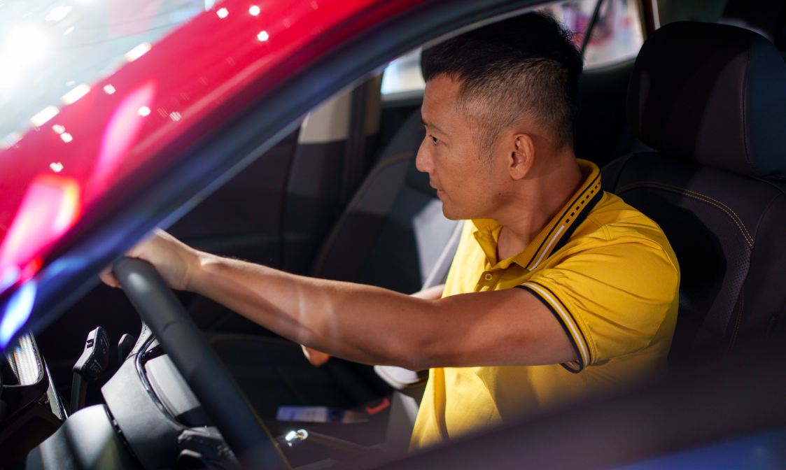 Có Nên Thuê Xe Tự Lái Không? Phân Tích Ưu Nhược Điểm & Kinh Nghiệm Thuê Xe 2026