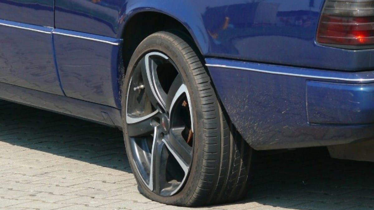 Cách Xử Lý Lốp Xe Ô Tô Xẹp Hoàn Toàn, Bơm Không Lên Hơi 