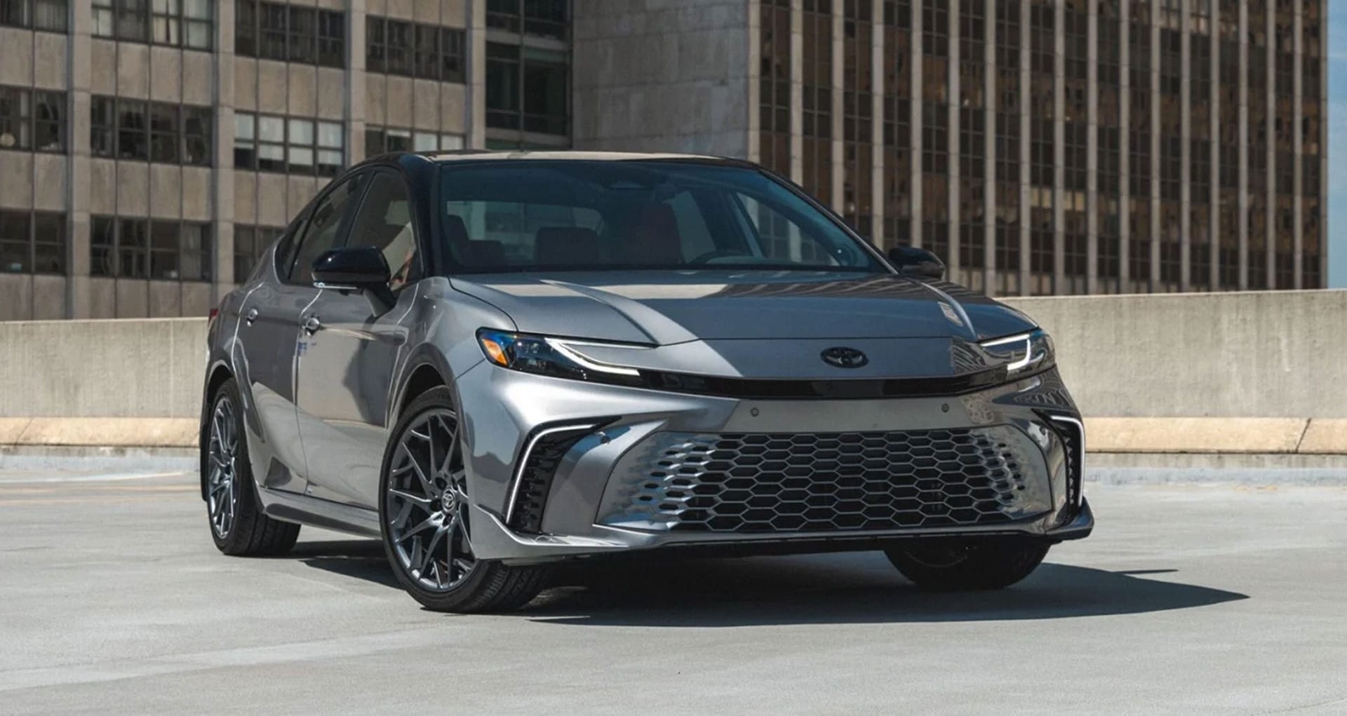 Cách Lái Xe Hybrid Tiết Kiệm Xăng