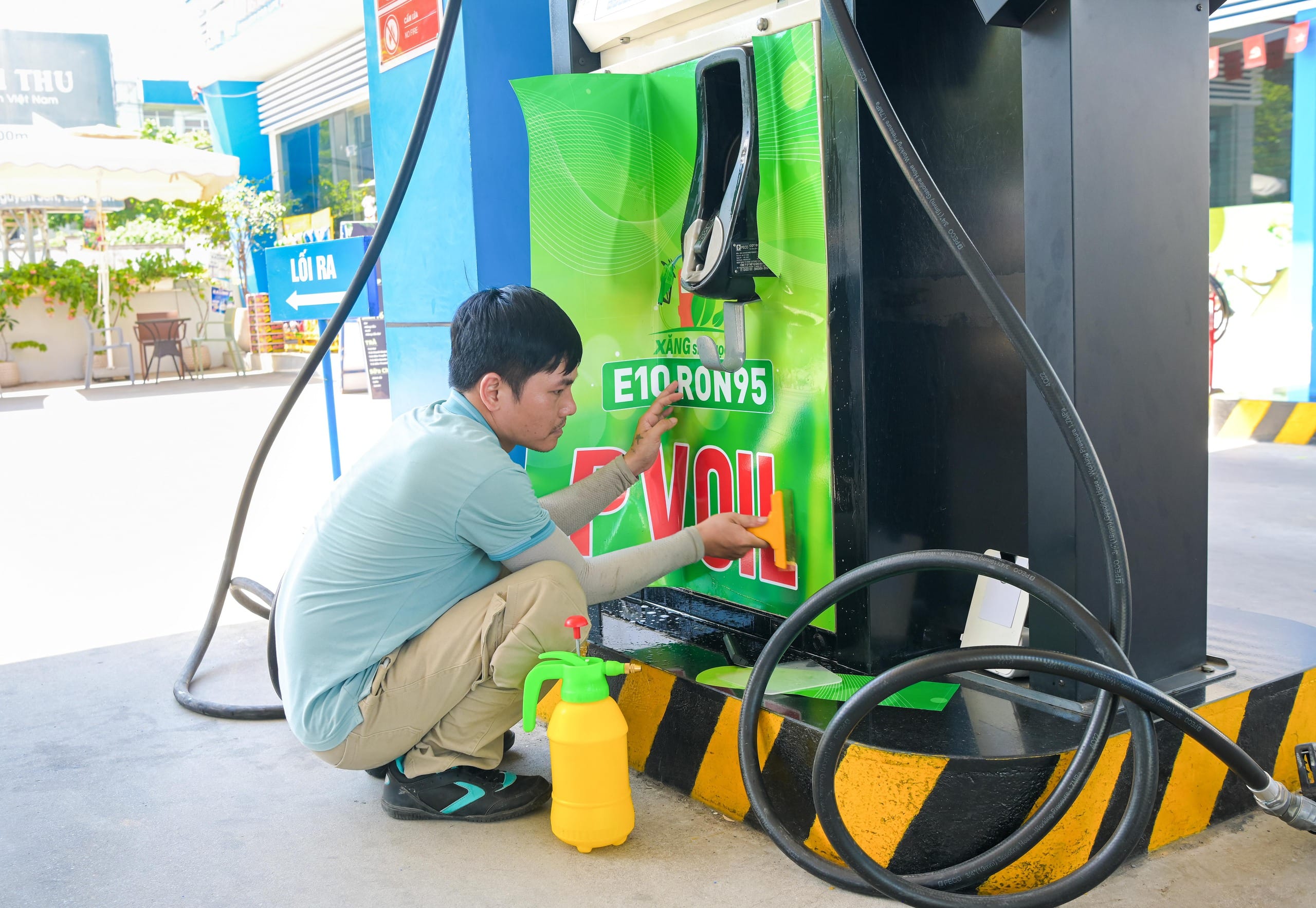 Xăng E10 Có Làm Rỉ Sét Bình Xăng Không? Chuyên Gia Giải Đáp
