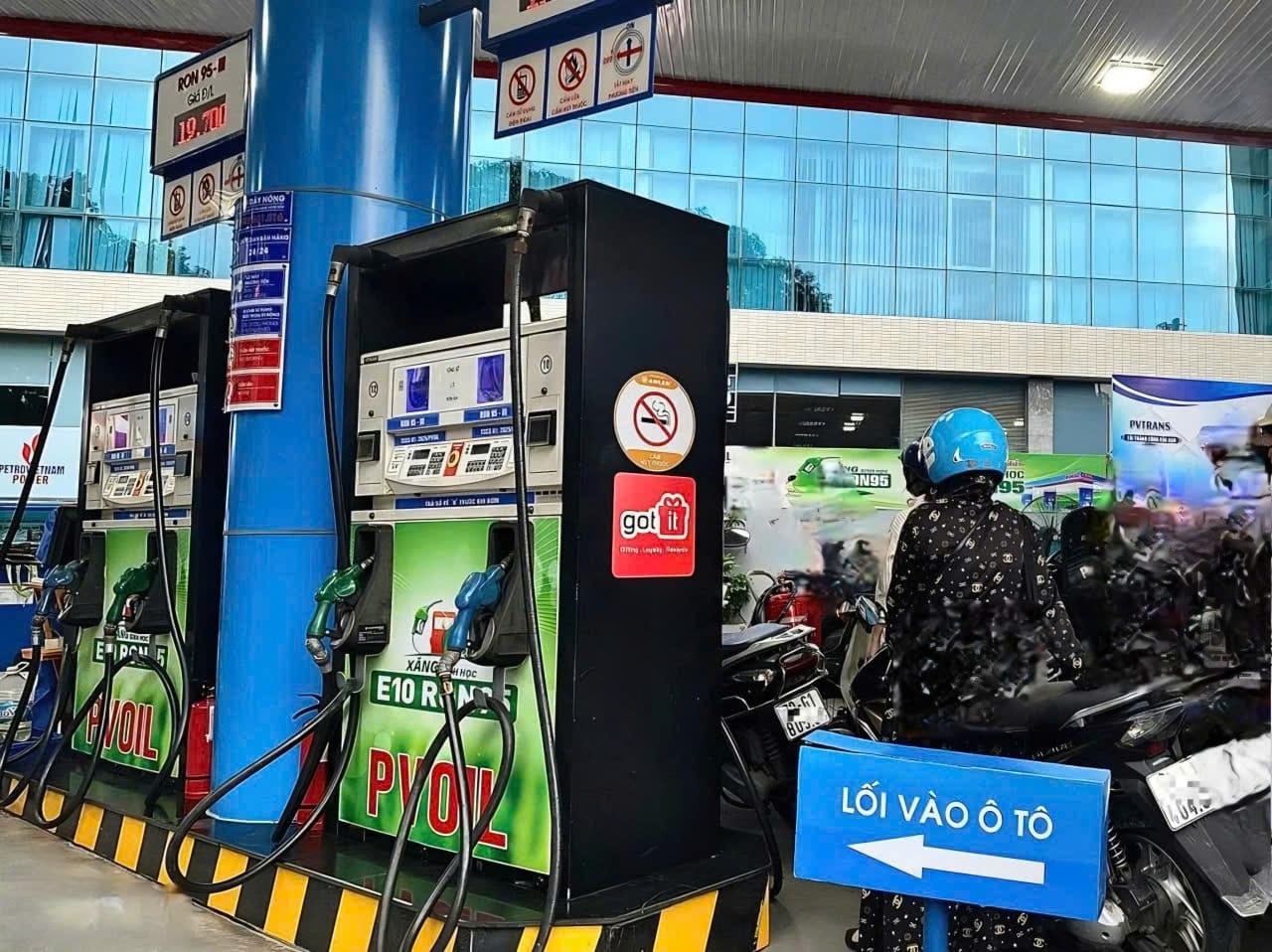 Xăng E10 Có Làm Rỉ Sét Bình Xăng Không? Chuyên Gia Giải Đáp